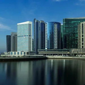 فندق Radisson Blu Hotel, Waterfront, دبي